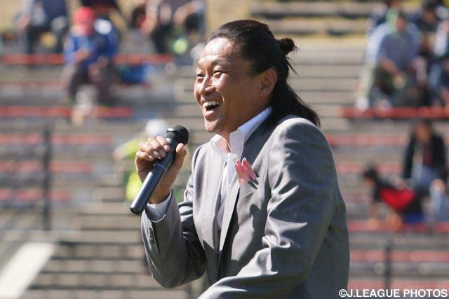 元気が出ること間違いなしの「岡野雅行GMの日めくりカレンダー」は22日に販売開始です。(2015年10月18日撮影)