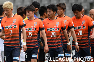 4月終了時点で首位に君臨していた長野は6位まで陥落。再浮上のためには得点力の改善が求められる