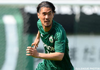 DF酒井が完全移籍で加入【名古屋】