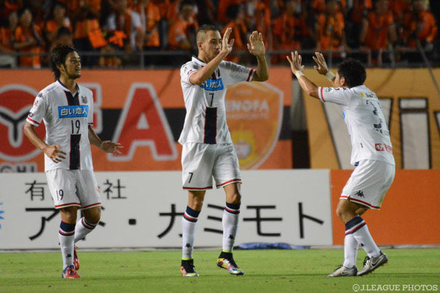 札幌が快勝で首位を独走 松本とＣ大阪は揃って引き分けに【サマリー：明治安田Ｊ２ 第26節】