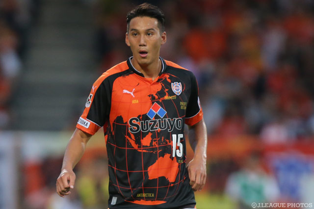 広島より期限付き移籍中のDFビョン ジュンボンが完全移籍で加入【清水】