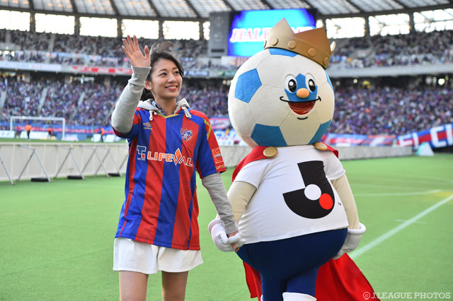 サトミキとＪリーグキングが味の素スタジアムに来場します！（2016年4月29日撮影）