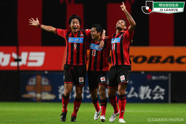 札幌が早くも独走態勢に　2位以内を目指す戦いは混戦に拍車【マンスリーレポート（8月）：明治安田Ｊ２】