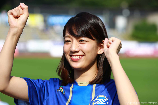 Ｊリーグ女子マネージャーの佐藤 美希さんがＪリーグ全53クラブ訪問を達成！【Ｊリーグ】