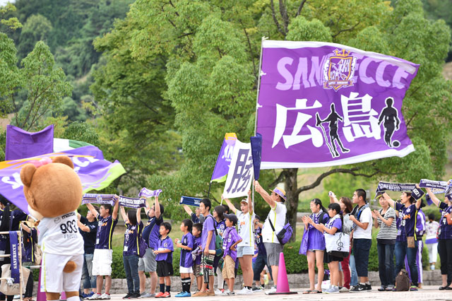 オリジナルタオルマフラーを先着7,000名にプレゼント【広島】