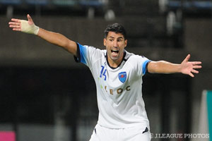 プレーオフ圏内まで8ポイント差の横浜FC。好調のイバがチームを勝利に導けるか