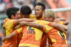 4連勝と今最も勢いに乗っている清水。勝って松本にプレッシャーを掛けたいところだ