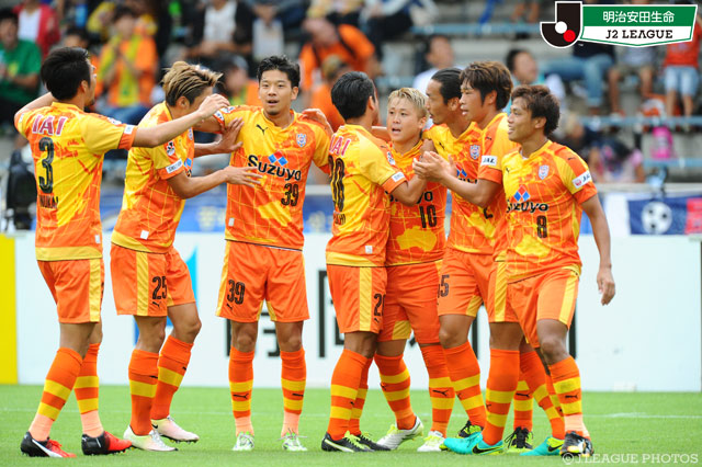 札幌の失速で優勝争いは混とん。5連敗の岐阜は厳しい状況に【マンスリーレポート（10月）：明治安田Ｊ２】