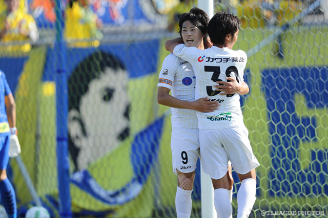 首位の栃木が鳥取に競り勝つ Ｆ東23の久保がＪデビュー【サマリー：明治安田Ｊ３ 第28節】