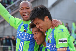 首位に立つ湘南はアウェイで讃岐と激突する。開幕無敗を継続できるか!?