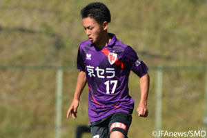 「ボールを受けたときから入る気がしていた」と得点シーンを振り返った服部 航平(京都)。
