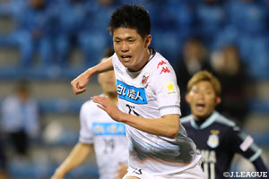 首位の札幌は今節も進藤 亮佑ら21歳以下の選手の活躍がカギを握るだろう。