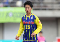 MF岡庭がプロ契約へ変更【群馬】