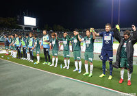 好守に安定の横浜FCが首位に浮上。岐阜は一躍ダークホースに【マンスリーレポート（4月）：明治安田Ｊ２】