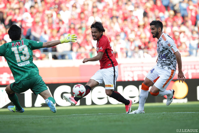 鳥栖に快勝のＧ大阪が首位浮上！浦和は清水とドロー決着【サマリー：明治安田Ｊ１ 第12節】
