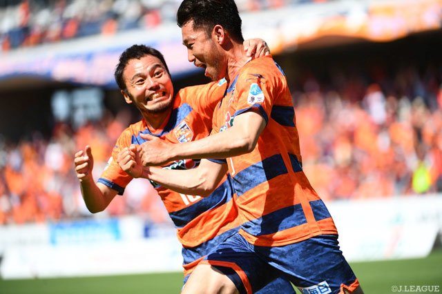 無敗の秋田が首位堅持 富山を下した長野が3位浮上【サマリー：明治安田Ｊ３ 第10節】