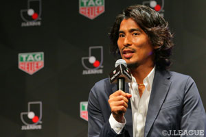 「Ｊリーグで結果を残したうえで海外に行こうか悩むくらいでいい」と中澤。若手に対して貴重な提言をしている