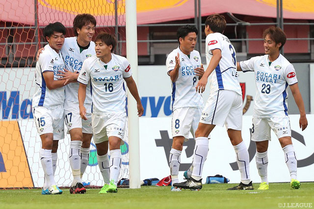 福岡が金沢に完敗 徳島は名古屋との上位対決を制し4連勝【サマリー：明治安田Ｊ２ 第22節】