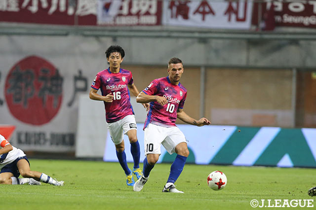 横浜FM、ポドルスキ抑えるも決め手欠く　新体制の神戸と分け連勝ストップ【サマリー：明治安田Ｊ１ 第23節】