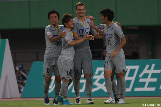 鹿児島との上位対決を制した栃木が暫定2位浮上【サマリー：明治安田Ｊ３ 第22節】