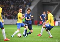 日本、槙野が一矢報いるもブラジルに1-3で完敗【サマリー：国際親善試合 日本vsブラジル】