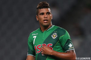 5試合ぶりに得点を決めたアラン ピニェイロに期待が集まる。