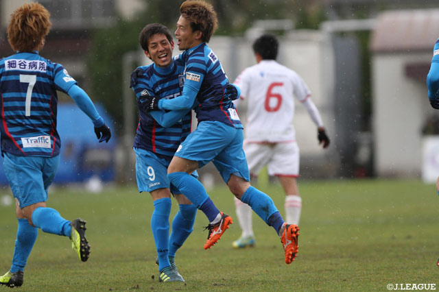 福島に勝利した秋田が首位浮上。熾烈なＪ３優勝争いは勝点差1に3チームがひしめく【サマリー：明治安田Ｊ３ 第32節】
