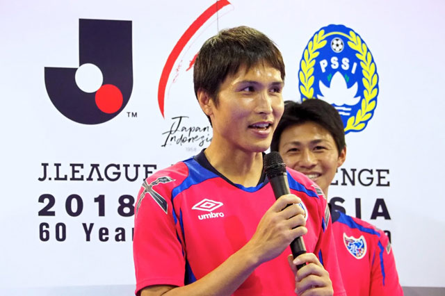 Ｑ＆Ａコーナーでスタミナ強化の秘訣について尋ねられ「いっぱいご飯を食べて、いっぱい寝てください」と答えて会場を笑いで包んだ前田 遼一選手