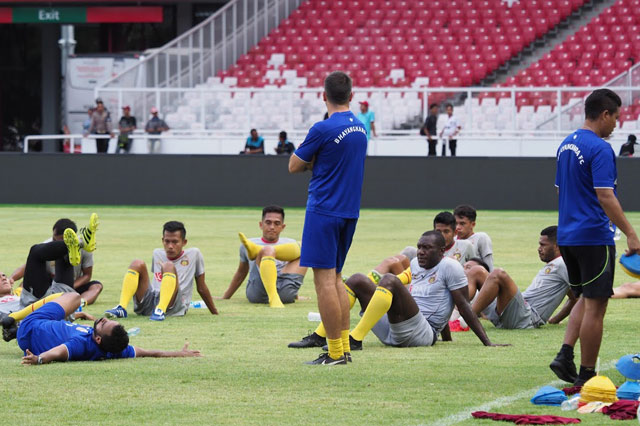 この日が移動日ということもあり、チーム全体で軽めの調整に留まったバヤンカラＦＣの選手達