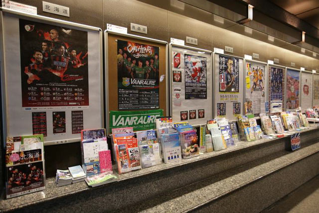 地下通路の展示の様子