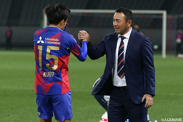 古巣との一戦になる長谷川監督（FC東京）。週末のＪ３の試合で得点した久保など起用法にも注目が集まる