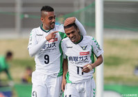 4発大勝の鳥取が首位に浮上！ 富山に快勝の沼津は無傷の4連勝を飾る【サマリー：明治安田Ｊ３ 第5節】