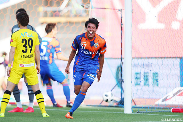 長崎が平松の1点を守り抜き、Ｊ１初の3連勝で11位に浮上！【サマリー：明治安田Ｊ１ 第9節】