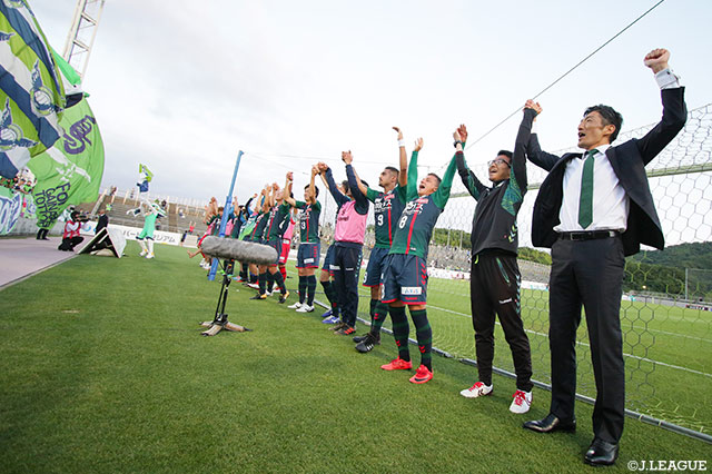 鹿児島がＣ大23を下し首位堅持！3連勝達成の鳥取が2位浮上【サマリー：明治安田Ｊ３ 第14節】