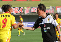 柱谷監督の初陣となった北九州はドロー決着 首位の鹿児島は秋田と引き分けも10戦負けなしで首位キープ【サマリー：明治安田Ｊ３ 第15節】