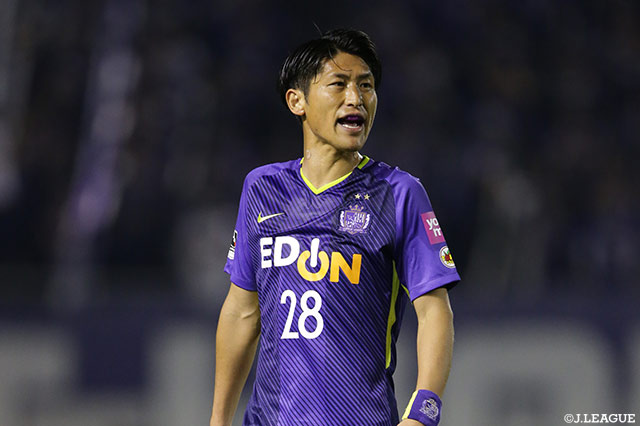 クラブを通じて丹羽は「ピッチの上で共に叫び共に笑い共に戦いましょう!!」とコメントしています