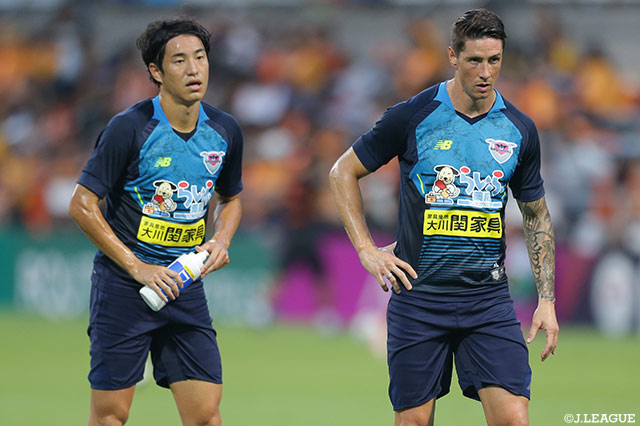 ゴール欠乏症に陥る鳥栖。金崎 夢生（左）、フェルナンド トーレス（右）ら攻撃陣の爆発が待たれる