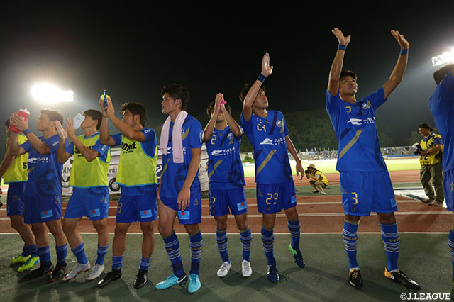 町田が首位に浮上！福岡に完敗の新潟は6連敗…【サマリー：明治安田Ｊ２ 第30節】