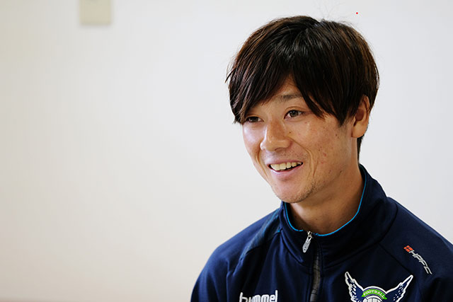 まつもと・しょう/1992年4月4日生まれ、神奈川県出身。横浜F・マリノスユースから2011年にトップチームに昇格。その後、愛媛FCやレノファ山口FC、サウルコス福井でのプレーを経て、今季、ガイナーレ鳥取に加入したアタッカー。アスリートフードマイスターの資格をもち、自身が作った料理の写真やレシピなどを積極的にSNSで発信している。