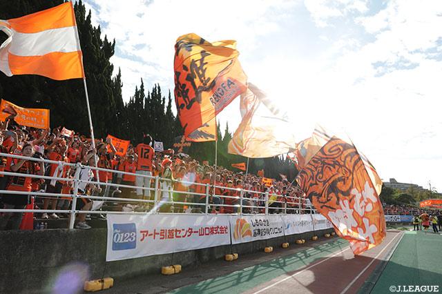 大阪体育大よりDF菊池、ブリオベッカ浦安よりDF田中が加入【山口】