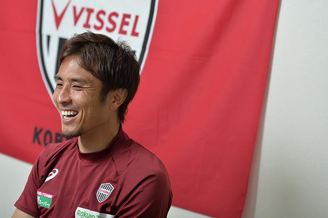 なす・だいすけ/1981年10月10日生まれ、鹿児島県出身。駒沢大学在学中からJリーグにデビューし、横浜FM、東京V、磐田、柏、浦和を経て、2018年より神戸へ加入。主にセンターバックを務めるが、これまでボランチやサイドバックの位置でもプレーしてきた。かつてはワールドユース選手権2001、アテネ五輪の日本代表としても活躍。熱いプレーでチームを引っ張る。