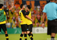 柏、江坂弾で4試合ぶりの白星を獲得！ 残留争い直接対決は3ゴールを奪った栃木に軍配【サマリー：明治安田Ｊ２ 第33節】