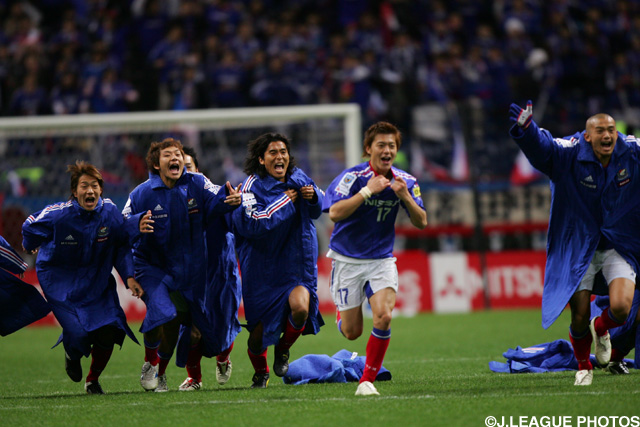 中澤、松田を中心とした堅守が際立つ。CSで浦和を下した横浜FMが貫禄の連覇！【Ｊリーグヒストリー：2004年】