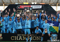 “シルバーコレクター”の汚名を返上。最終節で鹿島を捕らえた川崎Fが劇的初戴冠!【Jリーグヒストリー:2017年】