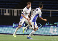 長崎が鮮やかな逆転劇で開幕3連勝！ 昇格組の北九州は4点を奪い、今季初勝利を挙げる【サマリー：明治安田Ｊ２ 第3節】