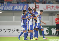 勝負強さを示す長崎が無敗街道を突き進む。1年でのJ1復帰を狙う磐田と松本は早くも試練に直面【マンスリーレポート(2月・6月・7月):明治安田J2】