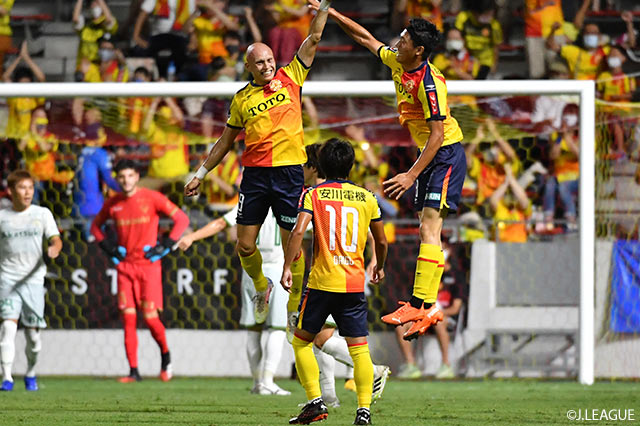 長崎が水戸との打ち合いを制し首位キープ！北九州と徳島も逆転勝利で首位追走！【サマリー：明治安田Ｊ２ 第14節】