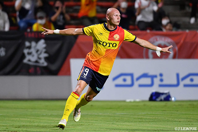 2位の北九州が逆転勝ちで破竹の9連勝！勝利した首位の長崎を勝点差1で追走【サマリー：明治安田Ｊ２ 第15節】