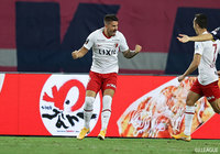 注目の連勝対決は鹿島に軍配! 裏天王山を制した清水がJ1通算400勝を達成【サマリー:明治安田J1 第17節】