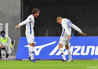 ドゥドゥの決勝点で甲府が首位・徳島を撃破!北九州vs長崎の上位対決は両者譲らずドロー決着【サマリー:明治安田J2 第27節】